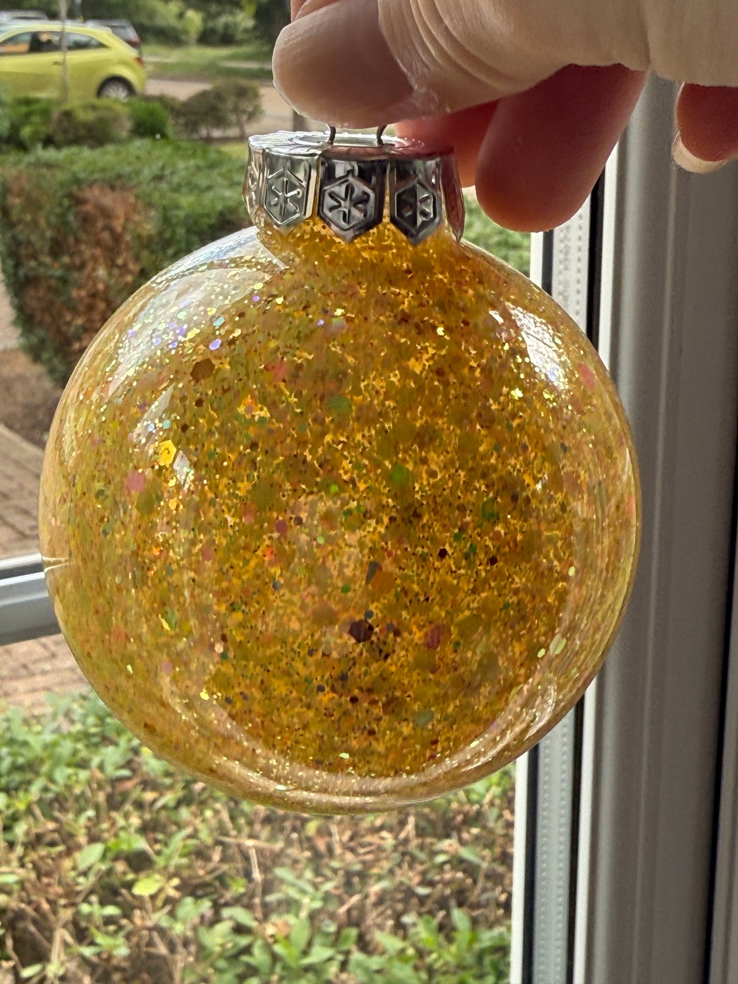 10cm bauble